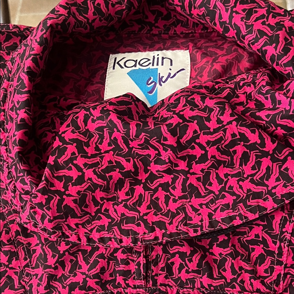 Stylish Women's Patterned Ski Jacket - image 2